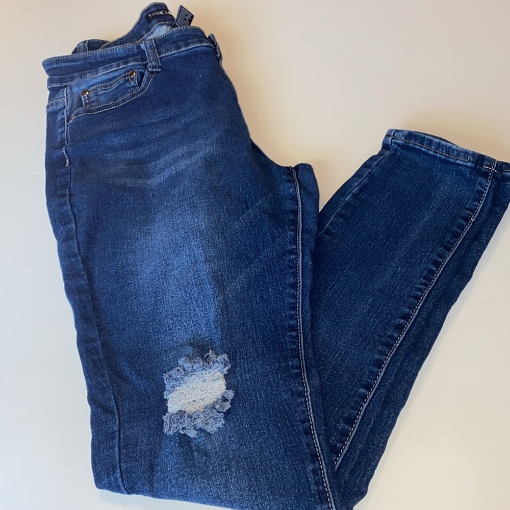 FASHIONNOVA Dark Blue Distressed Skinny Jeans - Picture 5 of 8